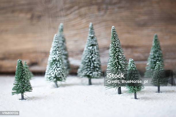 Weihnachtskarteminiaturweihnachtsbaum Im Schnee Stockfoto und mehr Bilder von 2015 - 2015, Baum, Berg