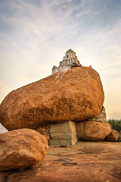 ヒル malyavanta raghunatha 寺院では、インドのカルナタカ州ハンピます。 - virupaksha ストックフォトと画像