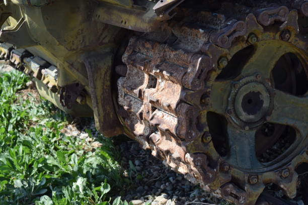 istock Caterpillar chain of the old tank 496820606