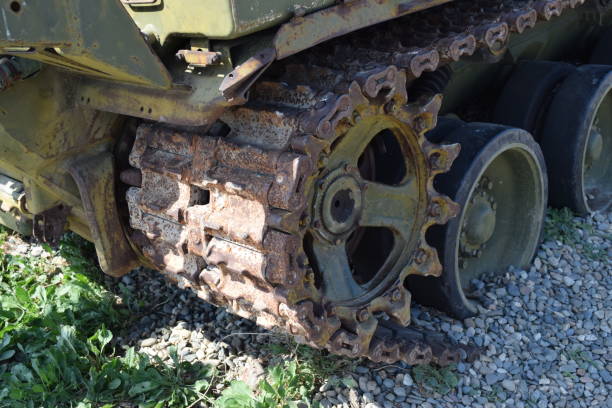 istock Caterpillar chain of the old tank 496820654