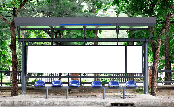 "arrêt de bus billbord vide" - billbord photos et images de collection
