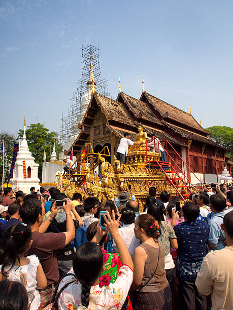 chiang mai songkran festival 2014 - editorial thailand spirituality gold foto e immagini stock