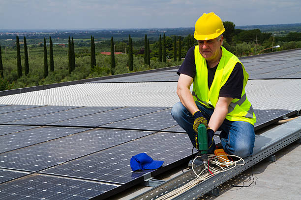 istock photovoltaic skilled worker 496859371