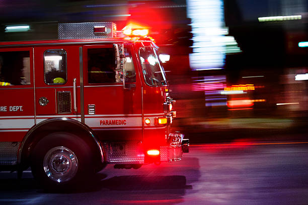 fire truck - brandweer stockfoto's en -beelden