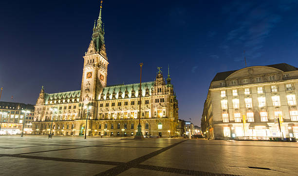 istock Nightfall over Hamburgs townhall 496874789
