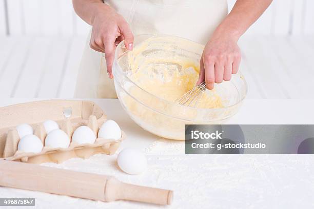 Kochen Gebäck Stockfoto und mehr Bilder von Rührschüssel - Rührschüssel, Schneebesen, Brotsorte