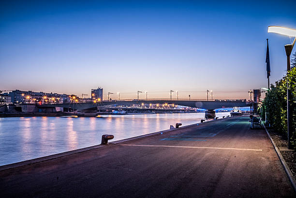 pont jeanne d'arc à rouen, seine-maritime, normandie - jeanne zdjęcia i obrazy z banku zdjęć