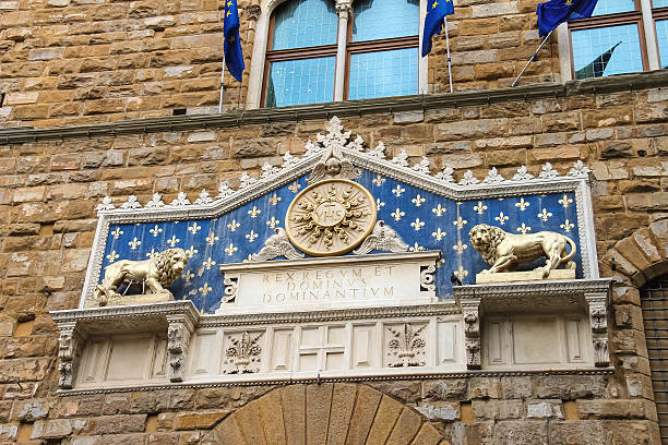 o palácio velho é câmara municipal de florença, itália. - palace palazzo vecchio florence italy architecture imagens e fotografias de stock