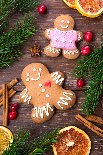 istock Gingerbread man cookies in Christmas setting 496927036