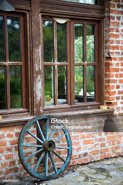 Roda E Casa - Fotografias de stock e mais imagens de Aldeia - Aldeia, Antigo, Antiguidade