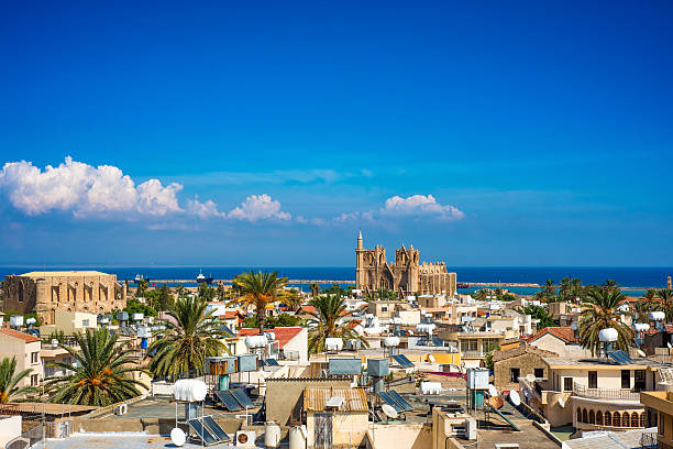 cidade velha de famagusta (gazimagusa), chipre. alta elivated vista - famagusta - fotografias e filmes do acervo