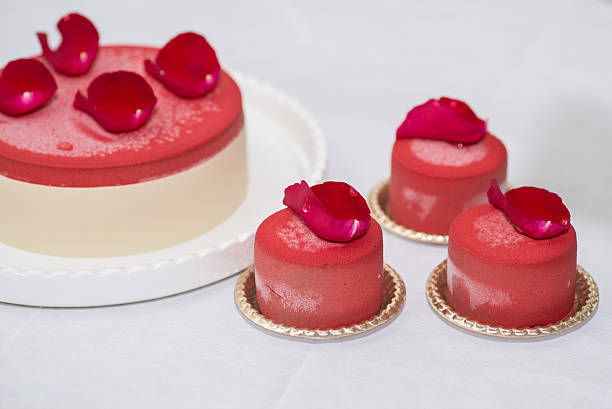 istock dessert french food 496976320