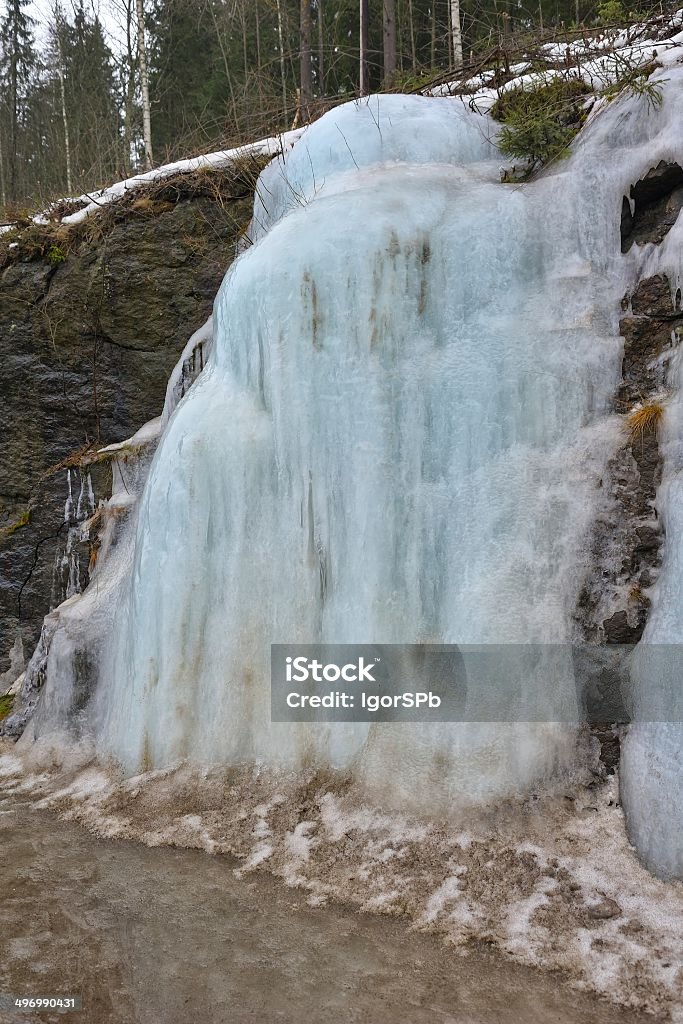 Cascade gelée - Photo de Arbre libre de droits