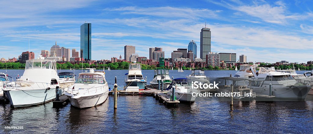 Horizonte de Boston con vista al río - Foto de stock de Aire libre libre de derechos