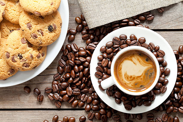 filiżanka kawy - selective focus coffee coffee crop cafe zdjęcia i obrazy z banku zdjęć