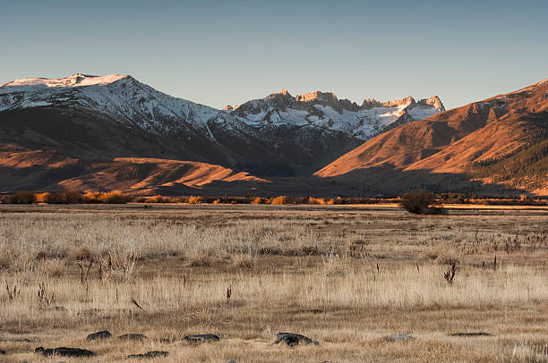 istock Eastern Sierra Nevada at Sunrise 497035152