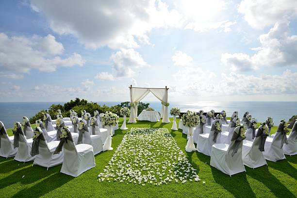 aufbau für hochzeit - trauung stock-fotos und bilder