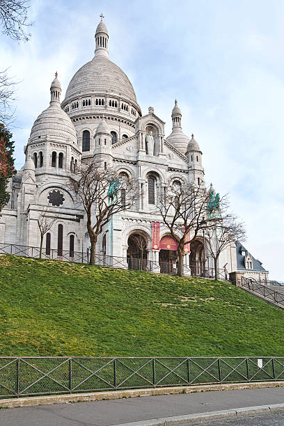 istock paris montmartre street 14 497041855