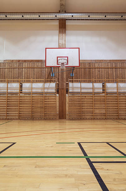 retro sala de ginástica interna - school gymnasium school basketball court gym - fotografias e filmes do acervo