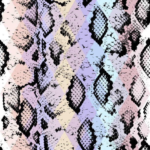 illustrazioni stock, clip art, cartoni animati e icone di tendenza di pelle di serpente rombo. sfondo geometrico. seamless pattern nero e viola blu - reticulated