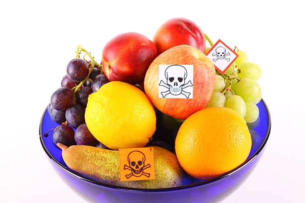 poisoned fruits - poisonous fruit photos et images de collection