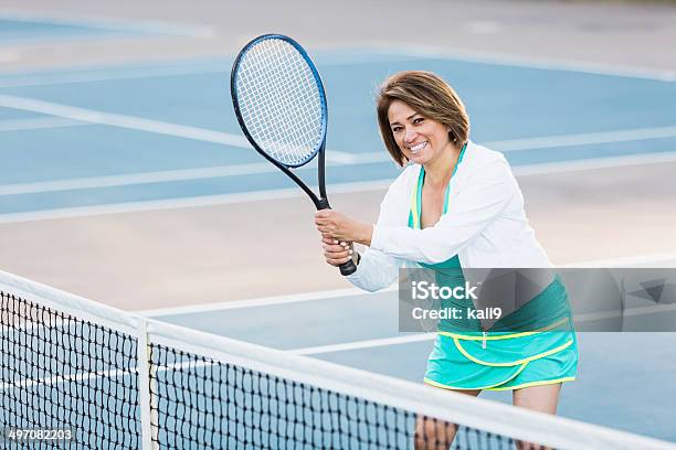 Photo libre de droit de Hispanique Femme Jouant Au Tennis banque d'images et plus d'images libres de droit de Tennis - Tennis, Latino-américain, Femmes