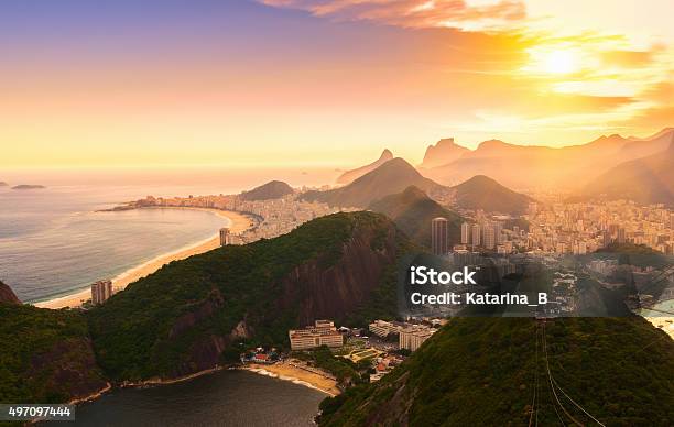 Foto de Copacabana E Botafogo Rio De Janeiro O Brasil e mais fotos de stock de Rio de Janeiro - Rio de Janeiro, Pôr-do-sol, Brasil