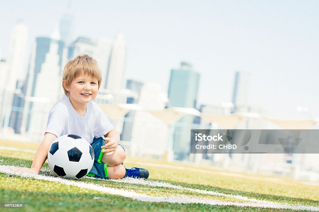 camp d'été football - Photo de 4-5 ans libre de droits