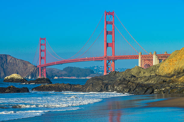 ponte golden gate, da praia de baker, san francisco, ca - suspension bridge northern california marin tower golden gate bridge imagens e fotografias de stock