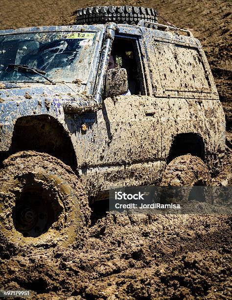 Foto de Julgamento De 4 X 4 e mais fotos de stock de 4x4 - 4x4, Audiência, Calor