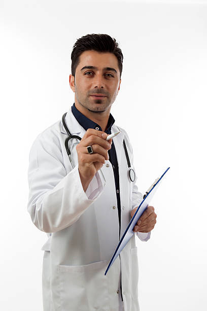 doutor com um estetoscópio - stethoscope human hand doctor handcarves - fotografias e filmes do acervo