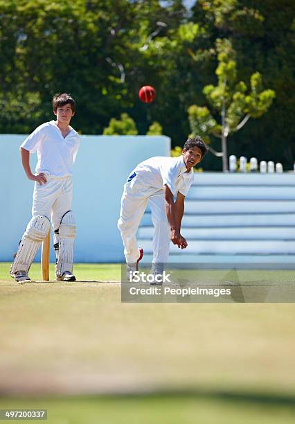 Die Bälle Wurden Wie Blitzschnelle Und Auffällig Stockfoto und mehr Bilder von Cricket-Spieler - Cricket-Spieler, Kind, Cricket