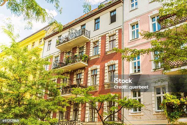 Die Restaurierten Alten Apartmentgebäude In Berlin Stockfoto und mehr Bilder von Wohnung