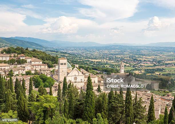 Photo libre de droit de Assise Paysage Urbain Avec Des Églises De Lombrie Italie banque d'images et plus d'images libres de droit de Assise