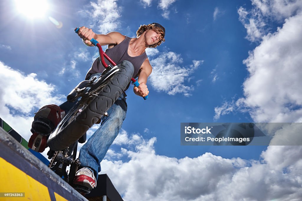 Guardando giù la rampa - Foto stock royalty-free di BMX