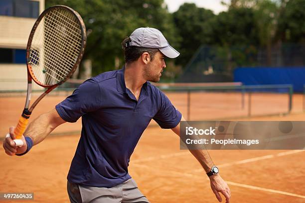 Entschlossen Den Satz Zu Gewinnen Stockfoto und mehr Bilder von Aktiver Lebensstil - Aktiver Lebensstil, Aktivitäten und Sport, Athlet