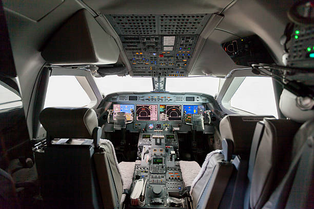 innenansicht cockpit g550 - airplane electronics industry air vehicle cockpit stock-fotos und bilder