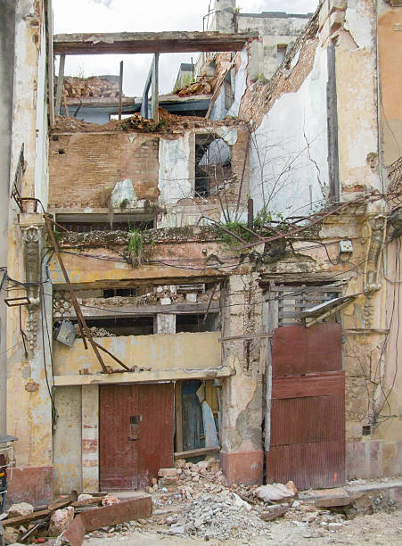 istock rundown house in Cuba 497280592