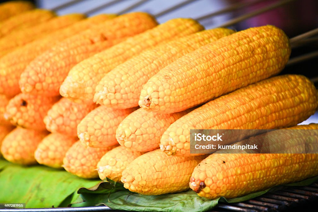 Fundo de milho assado no espeto - Foto de stock de Alimentação Saudável royalty-free