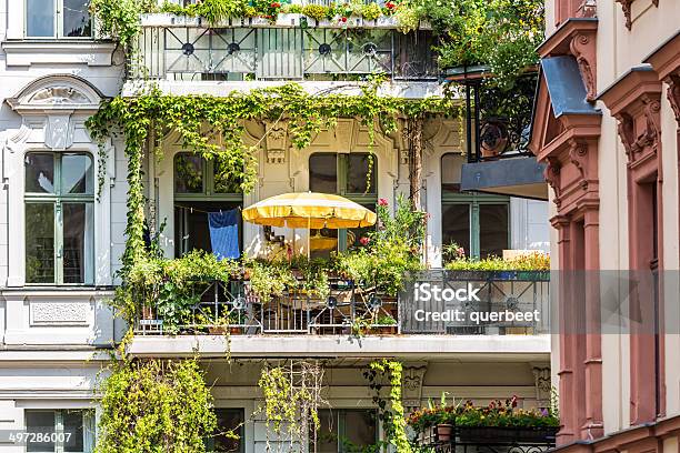 Sommer In Berlin Stockfoto und mehr Bilder von Balkon - Balkon, Blume, Friedrichshain