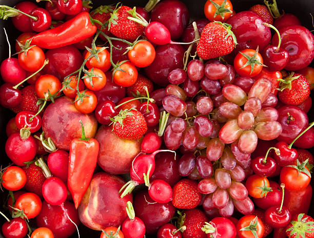 красочные свежие фрукты - strawberry tomato стоковые фото и изображения