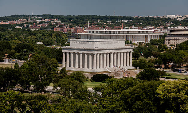istock Lincoln Memorial and Kennedy Center 497304623
