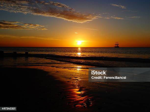 Swanage Pôr Do Sol - Fotografias de stock e mais imagens de Ao Ar Livre - Ao Ar Livre, Calçada, Destino de Viagem