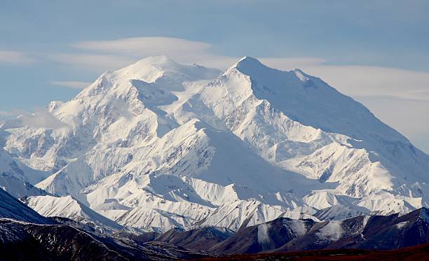 Denali The mountain called Denali in Alaska on a clear day denali mountain stock pictures, royalty-free photos & images