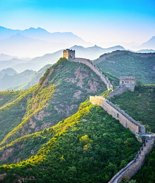 la gran muralla china - architecture travel destinations vertical outdoors fotografías e imágenes de stock