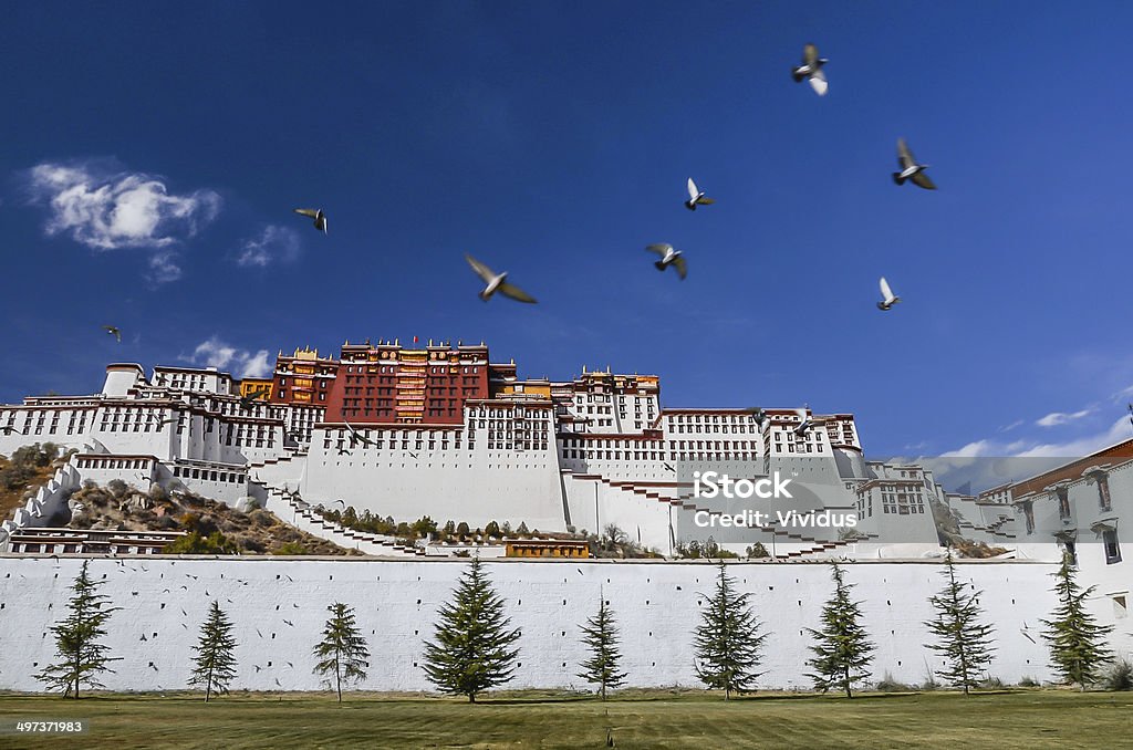 Palácio de Potala em Lhasa - Foto de stock de Arcaico royalty-free