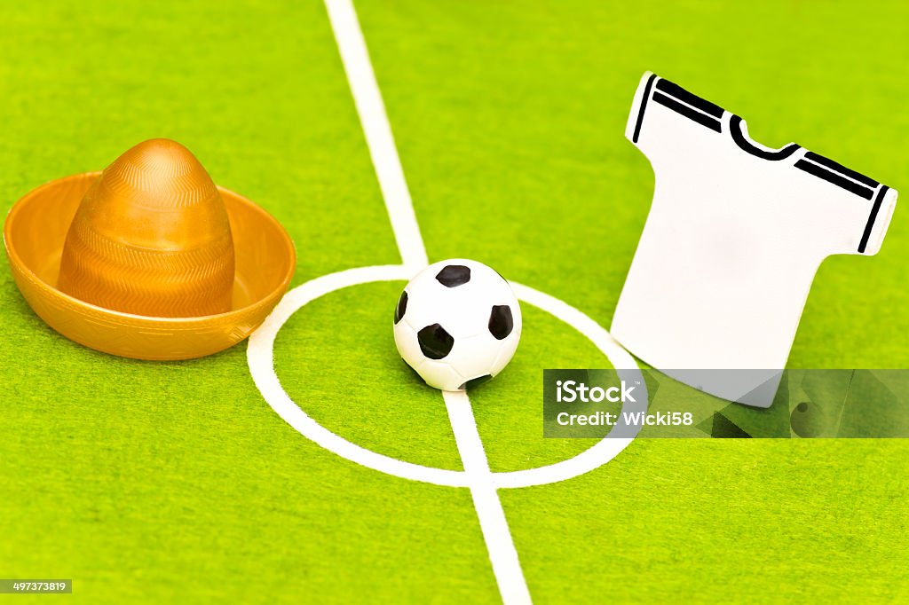 Campo de fútbol sombrero y camisa del equipo - Foto de stock de Acontecimiento libre de derechos