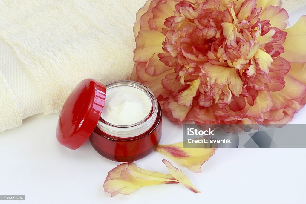 Crema viso e corpo - Foto stock royalty-free di Bicchiere