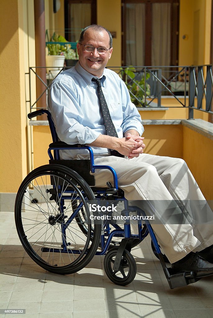 Personas con discapacidad en el hogar - Foto de stock de 2015 libre de derechos