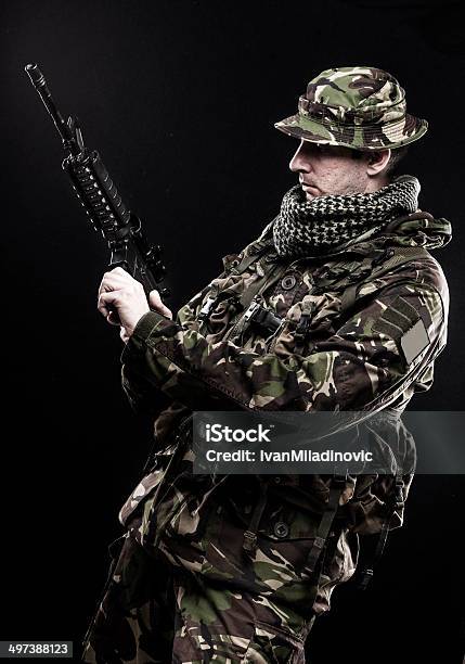 Foto de Forças Armadas e mais fotos de stock de Adulto - Adulto, Ameaças, Arma de Airsoft